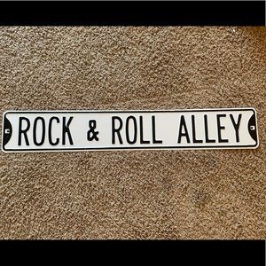 Rock & Roll Alley Sign